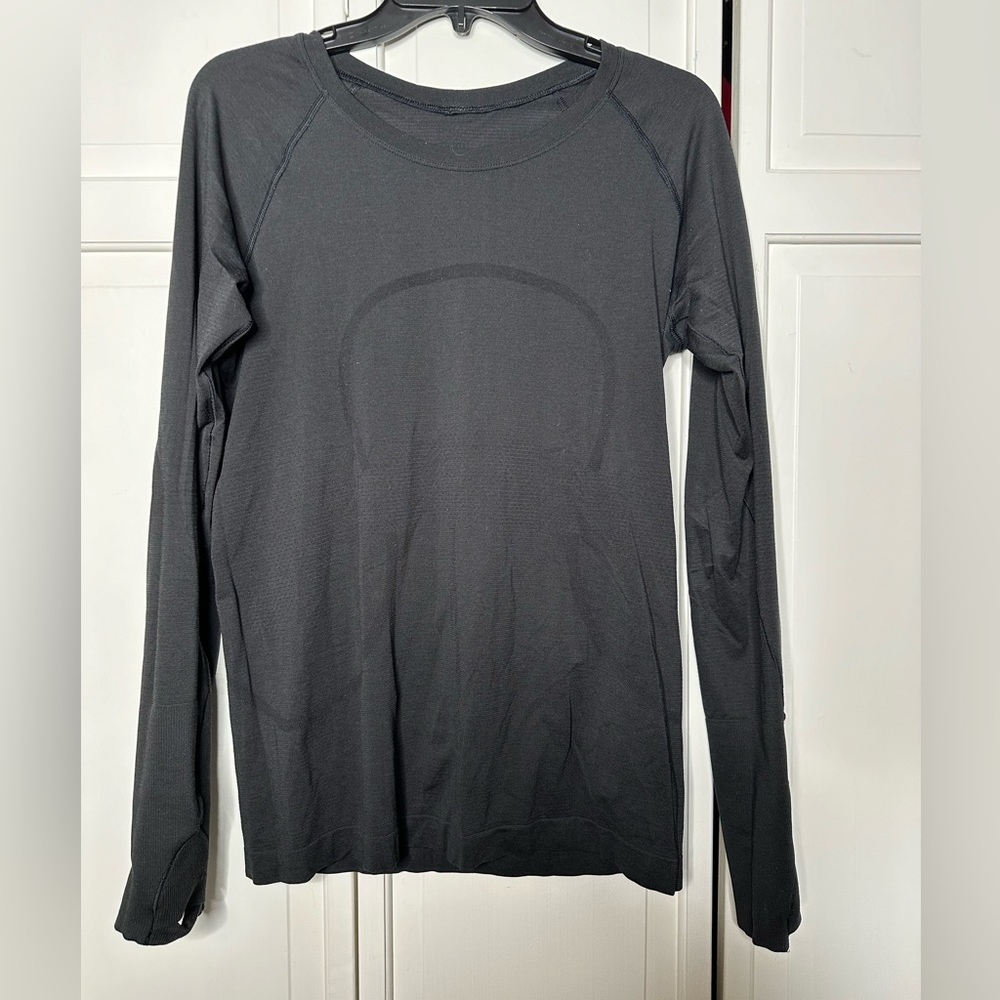 Black Lululemon Swiftly Tech Size 8 Long Sleeved - image 1